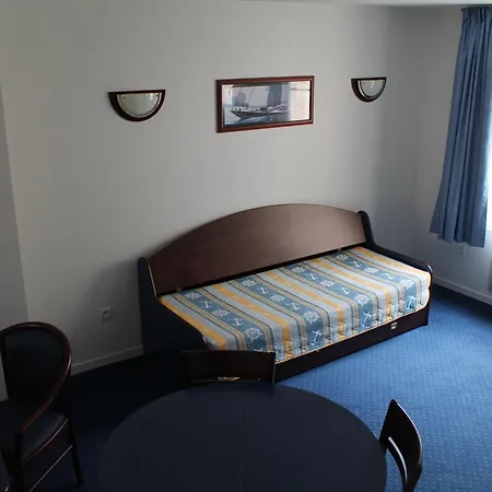Apartment T3 Pmr Proche Thermes, Piscine & Parking - - Fr-1-541-144 La Roche-Posay