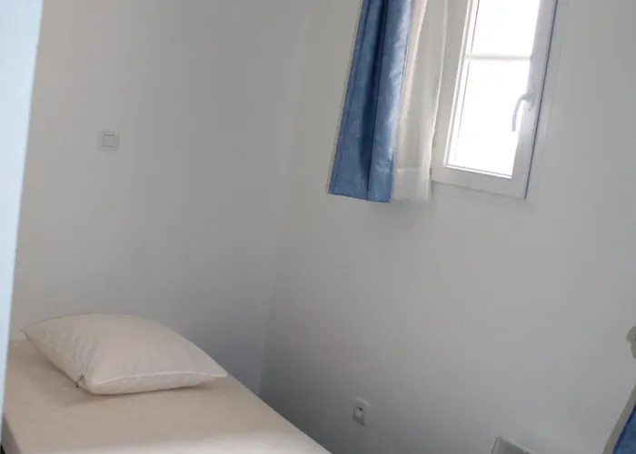 T3 Proche Des Thermes De - Fr-1-541-144 *