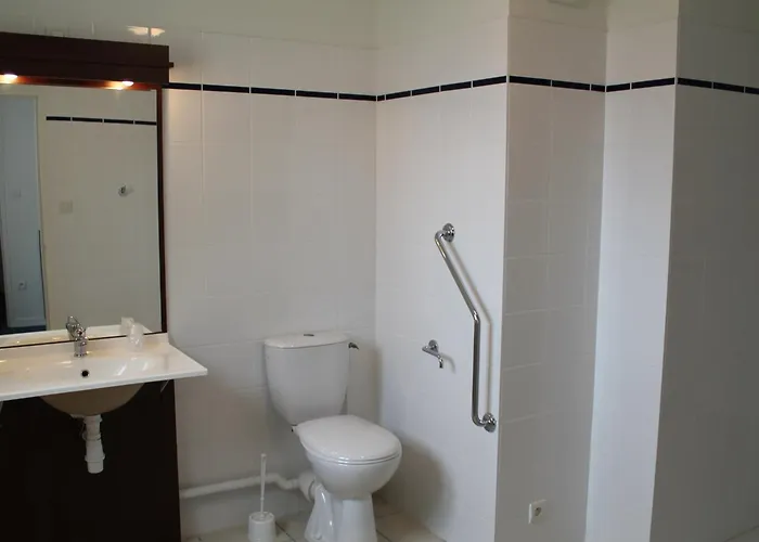 T3 Proche Des Thermes De - Fr-1-541-144 *